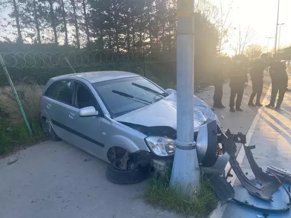 KARTAL'DA PARK EDİLİRKEN ARKADAN GELEN ARACIN ÇARPIĞI OTOMOBİL TAKLA ATTI KARTAL'DA PARK EDİLİRKEN ARKADAN GELEN ARACIN ÇARPIĞI OTOMOBİL TAKLA ATTI