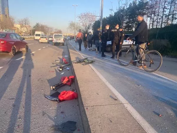 KARTAL'DA PARK EDİLİRKEN ARKADAN GELEN ARACIN ÇARPIĞI OTOMOBİL TAKLA ATTI KARTAL'DA PARK EDİLİRKEN ARKADAN GELEN ARACIN ÇARPIĞI OTOMOBİL TAKLA ATTI