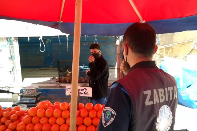 Zabıta ile pazar esnafı arasında gerginlik...Zabıtanın üzerine yürüdü Zabıta ile pazar esnafı arasında gerginlik...Zabıtanın üzerine yürüdü