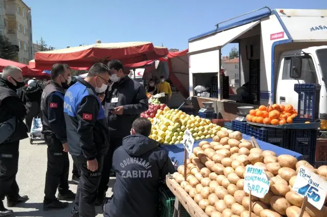 Zabıta ile pazar esnafı arasında gerginlik...Zabıtanın üzerine yürüdü Zabıta ile pazar esnafı arasında gerginlik...Zabıtanın üzerine yürüdü