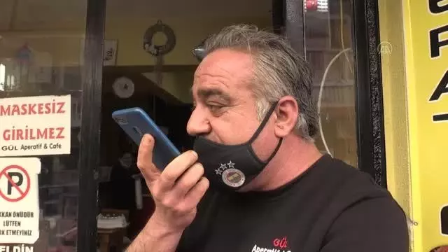 Son dakika... Kavga ihbarı yapan esnaf, olay yerine gelen polislere pastayla sürpriz yaptı Son dakika... Kavga ihbarı yapan esnaf, olay yerine gelen polislere pastayla sürpriz yaptı