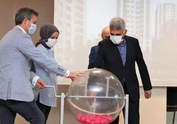 Kayabaşı'nda kentsel dönüşümün ilk kurası çekildi Kayabaşı'nda kentsel dönüşümün ilk kurası çekildi