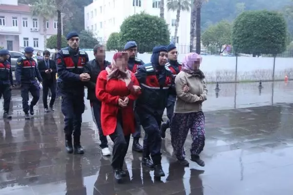 Son dakika haberi... Kayıp yaşlı kadını öldürmek suçlamasıyla yargılanan 2 kızı ve damadına beraat Son dakika haberi... Kayıp yaşlı kadını öldürmek suçlamasıyla yargılanan 2 kızı ve damadına beraat