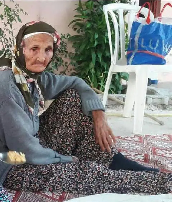 Son dakika haberi... Kayıp yaşlı kadını öldürmek suçlamasıyla yargılanan 2 kızı ve damadına beraat Son dakika haberi... Kayıp yaşlı kadını öldürmek suçlamasıyla yargılanan 2 kızı ve damadına beraat