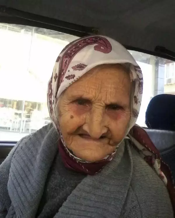 Son dakika haberi... Kayıp yaşlı kadını öldürmek suçlamasıyla yargılanan 2 kızı ve damadına beraat Son dakika haberi... Kayıp yaşlı kadını öldürmek suçlamasıyla yargılanan 2 kızı ve damadına beraat