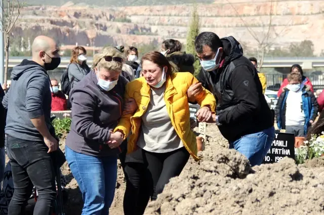 Son dakika! Kaza kurbanı Simay'ın babası: 'Çocuğumun hakkını arayacağım' Son dakika! Kaza kurbanı Simay'ın babası: 'Çocuğumun hakkını arayacağım'