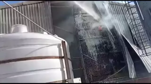 Kırklareli'nde hayvan çiftliğinde çıkan yangın kontrol altına alındı Kırklareli'nde hayvan çiftliğinde çıkan yangın kontrol altına alındı