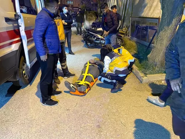 Kontrolden çıkan motosiklet devrildi: 1 yaralı Kontrolden çıkan motosiklet devrildi: 1 yaralı