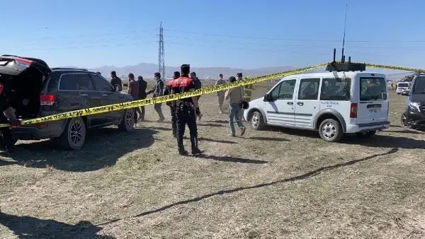 Konya'da askeri uçak kaza kırıma uğradı; pilot şehit oldu (2) Konya'da askeri uçak kaza kırıma uğradı; pilot şehit oldu (2)