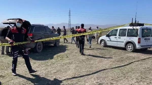 Konya'da askeri uçak kaza kırıma uğradı; pilot şehit oldu (2) Konya'da askeri uçak kaza kırıma uğradı; pilot şehit oldu (2)