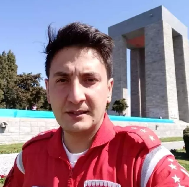Konya'da düşen uçağın pilotu Yüzbaşı Burak Gençcelep'in babaocağında hüzün Konya'da düşen uçağın pilotu Yüzbaşı Burak Gençcelep'in babaocağında hüzün