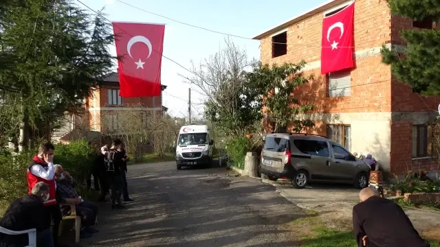 Konya'da düşen uçağın pilotu Yüzbaşı Burak Gençcelep'in babaocağında hüzün Konya'da düşen uçağın pilotu Yüzbaşı Burak Gençcelep'in babaocağında hüzün