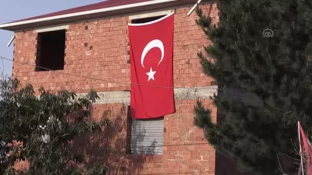 Son dakika! Konya'da 'Türk Yıldızları' uçağının düşmesi sonucu şehit olan pilotun şehadet haberi baba ocağına ulaştı Son dakika! Konya'da 'Türk Yıldızları' uçağının düşmesi sonucu şehit olan pilotun şehadet haberi baba ocağına ulaştı