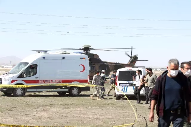 Türk Yıldızları 9 yıl sonra 2'inci şehidini verdi Türk Yıldızları 9 yıl sonra 2'inci şehidini verdi