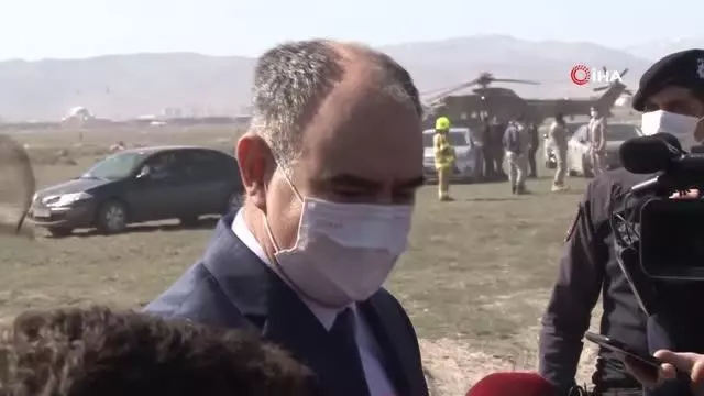 Konya Valisi Özkan'dan düşen uçağa ilişkin açıklama Konya Valisi Özkan'dan düşen uçağa ilişkin açıklama