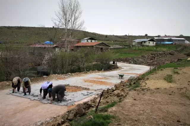 Gelin olarak geldiği köyde muhtar oldu, her soruna el attı, virüsü de köye sokmadı Gelin olarak geldiği köyde muhtar oldu, her soruna el attı, virüsü de köye sokmadı