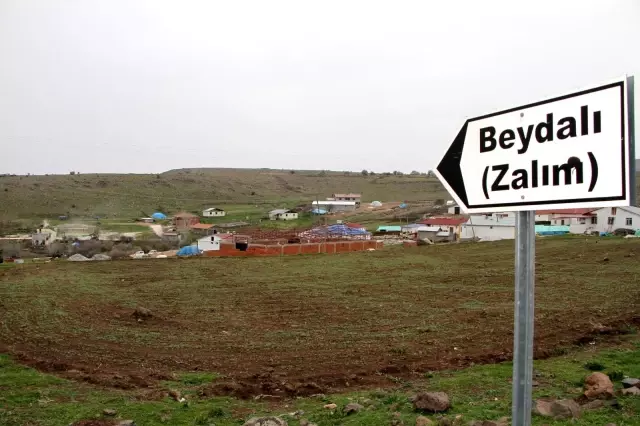 Gelin olarak geldiği köyde muhtar oldu, her soruna el attı, virüsü de köye sokmadı Gelin olarak geldiği köyde muhtar oldu, her soruna el attı, virüsü de köye sokmadı