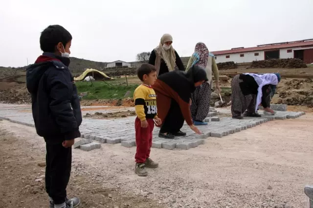 Gelin olarak geldiği köyde muhtar oldu, her soruna el attı, virüsü de köye sokmadı Gelin olarak geldiği köyde muhtar oldu, her soruna el attı, virüsü de köye sokmadı