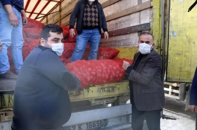 Kumru'da atıl durumdaki tarım arazileri ekonomiye kazandırılıyor Kumru'da atıl durumdaki tarım arazileri ekonomiye kazandırılıyor