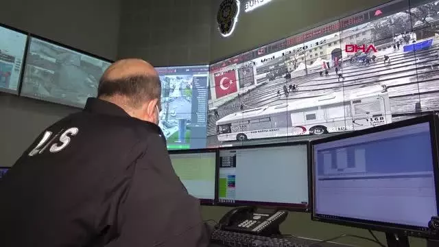 Bursa'da koronavirüs tedbirlerine uymayanlar kameralarla tespit ediliyor Bursa'da koronavirüs tedbirlerine uymayanlar kameralarla tespit ediliyor