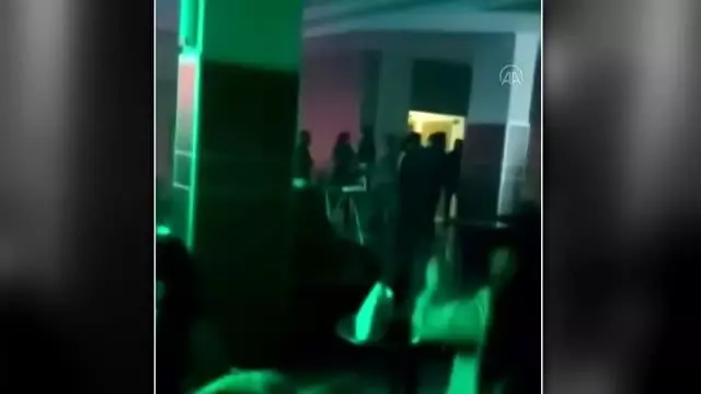 Kuşadası'nda Kovid-19 tedbirlerini ihlal eden 4 otel ve müşterilerine para cezası verildi Kuşadası'nda Kovid-19 tedbirlerini ihlal eden 4 otel ve müşterilerine para cezası verildi