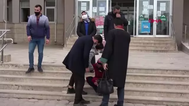 Son dakika haber... LİSELİ YUNUS EMRE'Yİ KALBİNDEN BIÇAKLAYARAK ÖLDÜREN SANIĞA 10 YIL HAPİS Son dakika haber... LİSELİ YUNUS EMRE'Yİ KALBİNDEN BIÇAKLAYARAK ÖLDÜREN SANIĞA 10 YIL HAPİS