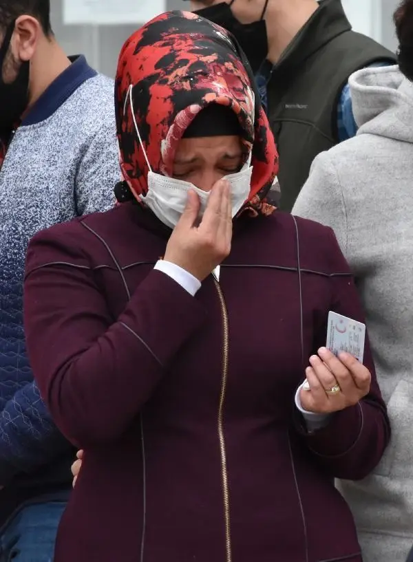 Liseli Yunus Emre'yi kalbinden bıçaklayarak öldüren sanığa 10 yıl hapis Liseli Yunus Emre'yi kalbinden bıçaklayarak öldüren sanığa 10 yıl hapis