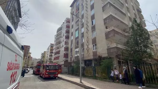 Son dakika haberleri: DİYARBAKIR MADDE BAĞIMLISI GENÇ, ODASINI ATEŞE VERDİ