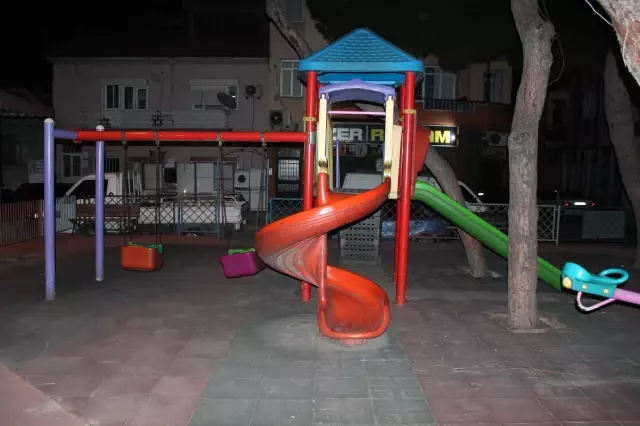 Maganda kurşunu parkta oynayan çocuğu buldu Maganda kurşunu parkta oynayan çocuğu buldu