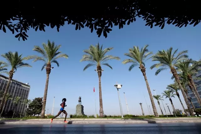 Maratonİzmir'de yarı dünya turu Maratonİzmir'de yarı dünya turu