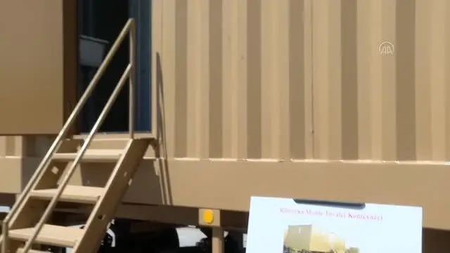 Mehmetçiğin, üs bölgelerindeki teçhizat, yaşam destek üniteleri ve malzemeleri sergilendi (4) Mehmetçiğin, üs bölgelerindeki teçhizat, yaşam destek üniteleri ve malzemeleri sergilendi (4)