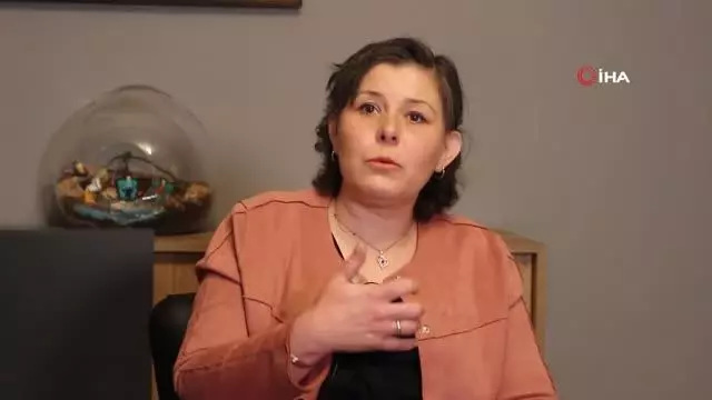 Meme kanserini yenen kadın sözleriyle ağlattı: 'Eşim saçlarımı kazıdı, ben ağladım' Meme kanserini yenen kadın sözleriyle ağlattı: 'Eşim saçlarımı kazıdı, ben ağladım'