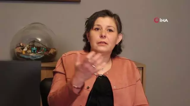 Meme kanserini yenen kadın sözleriyle ağlattı: 'Eşim saçlarımı kazıdı, ben ağladım' Meme kanserini yenen kadın sözleriyle ağlattı: 'Eşim saçlarımı kazıdı, ben ağladım'