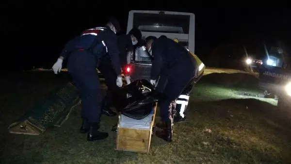 Meriç Nehri'nde balıkçılar tarafından erkek cesedi bulundu Meriç Nehri'nde balıkçılar tarafından erkek cesedi bulundu