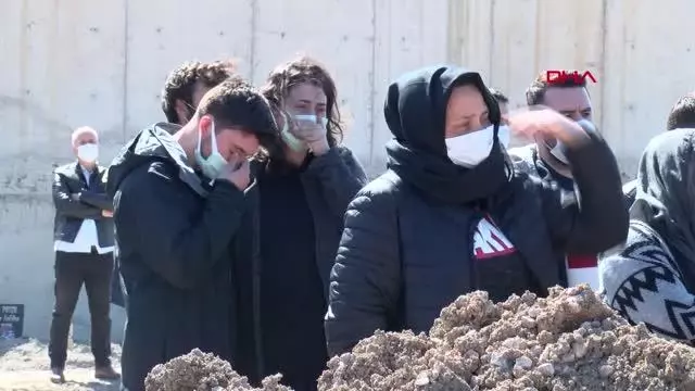 MİNİBÜSÜN ÇARPMASIYLA ÖLEN SİMAY, SON YOLCULUĞUNA UĞURLANDI MİNİBÜSÜN ÇARPMASIYLA ÖLEN SİMAY, SON YOLCULUĞUNA UĞURLANDI