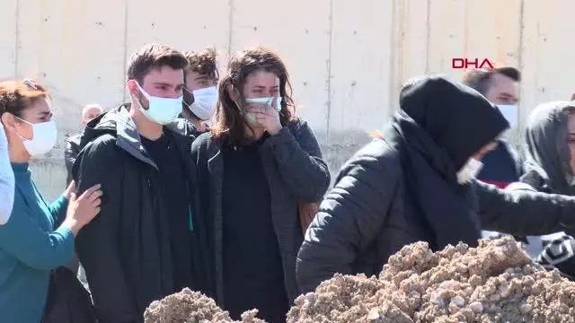 MİNİBÜSÜN ÇARPMASIYLA ÖLEN SİMAY, SON YOLCULUĞUNA UĞURLANDI MİNİBÜSÜN ÇARPMASIYLA ÖLEN SİMAY, SON YOLCULUĞUNA UĞURLANDI