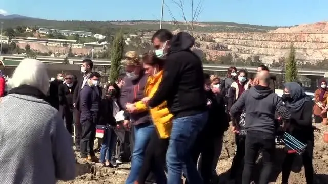 Minibüsün çarptığı üniversite öğrencisi öldü Minibüsün çarptığı üniversite öğrencisi öldü