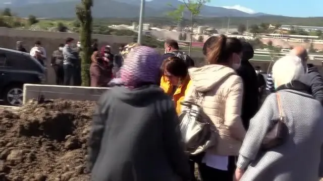 Minibüsün çarptığı üniversite öğrencisi öldü Minibüsün çarptığı üniversite öğrencisi öldü