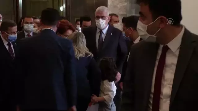 Minik Şefika'dan Akşener'e sürpriz Minik Şefika'dan Akşener'e sürpriz