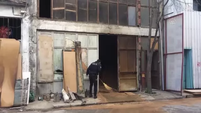 Mobilya üretim atölyesinde çıkan yangın söndürüldü Mobilya üretim atölyesinde çıkan yangın söndürüldü