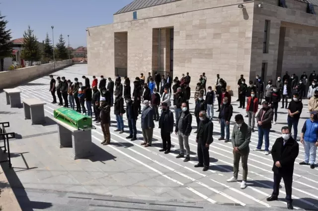 Motosiklet kazasında ölen genç toprağa verildi Motosiklet kazasında ölen genç toprağa verildi