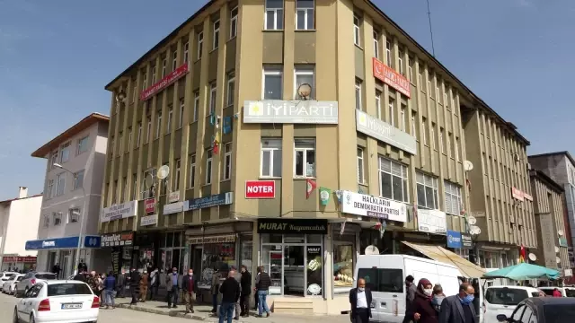 Son dakika haberleri | Çocukları dağa kaçırılan 2 aile, HDP binası önünde oturma eylemi yaptı (2) Son dakika haberleri | Çocukları dağa kaçırılan 2 aile, HDP binası önünde oturma eylemi yaptı (2)