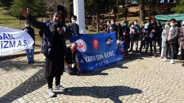 ÇANAKKALE - 'Yarın Çok Genç Olacak Projesi' kapsamında Çanakkale'ye gelen 160 öğrenci şehitlikleri ziyaret etti ÇANAKKALE - 'Yarın Çok Genç Olacak Projesi' kapsamında Çanakkale'ye gelen 160 öğrenci şehitlikleri ziyaret etti