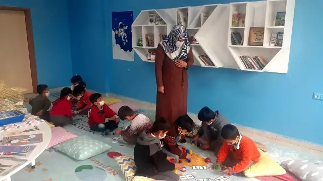 Öğrencileri için hobi bahçesi yaptı Öğrencileri için hobi bahçesi yaptı