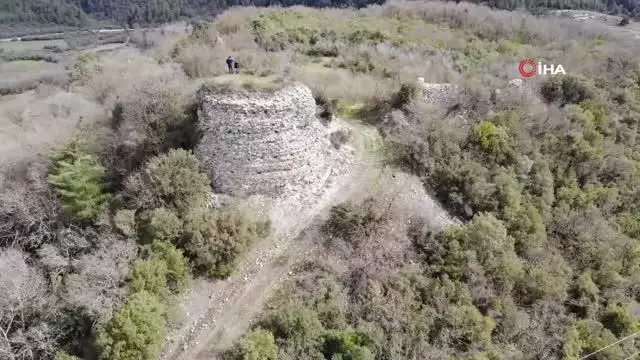 Ormanların içinde 2 bin yıldır ayakta kalan kale ziyaretçilerini bekliyor Ormanların içinde 2 bin yıldır ayakta kalan kale ziyaretçilerini bekliyor