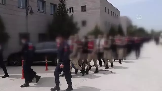 Osmaniye merkezli 11 ilde terör örgütü DEAŞ'a yönelik operasyonda 27 zanlı yakalandı (2) Osmaniye merkezli 11 ilde terör örgütü DEAŞ'a yönelik operasyonda 27 zanlı yakalandı (2)