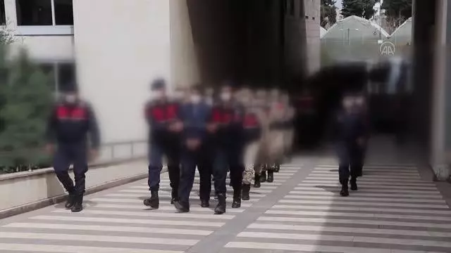 Osmaniye merkezli 11 ilde terör örgütü DEAŞ'a yönelik operasyonda 27 zanlı yakalandı (2) Osmaniye merkezli 11 ilde terör örgütü DEAŞ'a yönelik operasyonda 27 zanlı yakalandı (2)