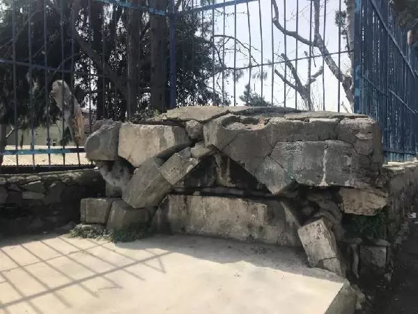 OSMANLI MİRASI 300 YILLIK ÇEŞME KALDIRIM ALTINDA KALDI OSMANLI MİRASI 300 YILLIK ÇEŞME KALDIRIM ALTINDA KALDI