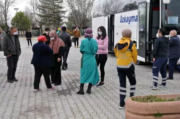 OTOBÜSTEKİ KADININ TESTİ POZİTİF ÇIKINCA KARANTİNAYA ALINAN YOLCULAR İZOLE OLACAK OTOBÜSTEKİ KADININ TESTİ POZİTİF ÇIKINCA KARANTİNAYA ALINAN YOLCULAR İZOLE OLACAK