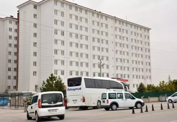 OTOBÜSTEKİ KADININ TESTİ POZİTİF ÇIKINCA KARANTİNAYA ALINAN YOLCULAR İZOLE OLACAK OTOBÜSTEKİ KADININ TESTİ POZİTİF ÇIKINCA KARANTİNAYA ALINAN YOLCULAR İZOLE OLACAK